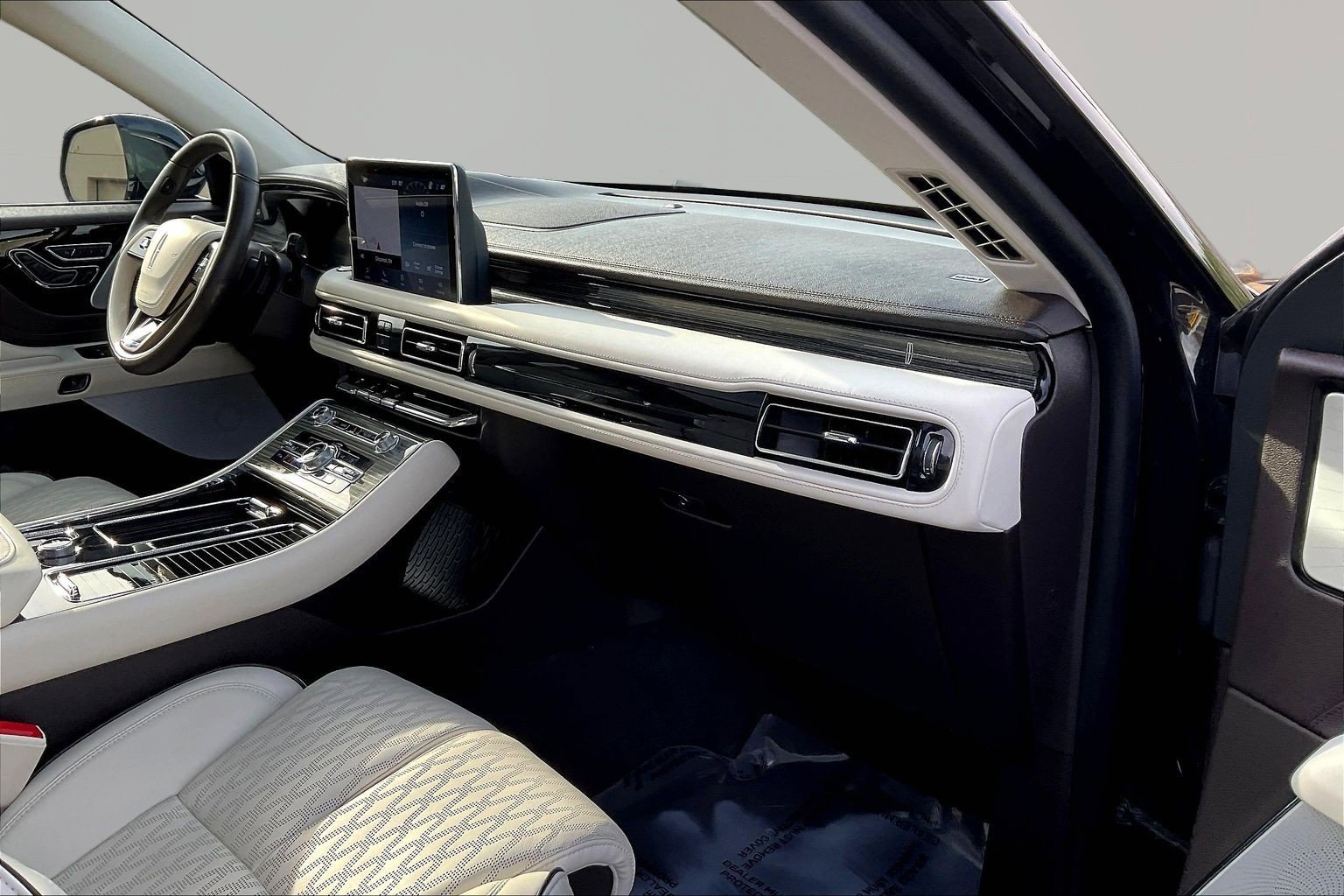 Used 2023 Lincoln Aviator Black Label Grand Touring AWD/4WD image 27