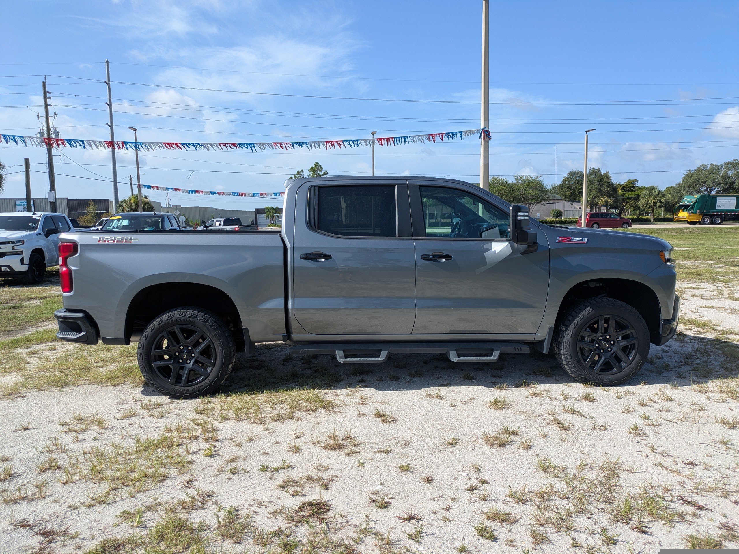 Used 2021 Chevrolet Silverado 1500 LT Trail Boss w/ Convenience Package II AWD/4WD image 3