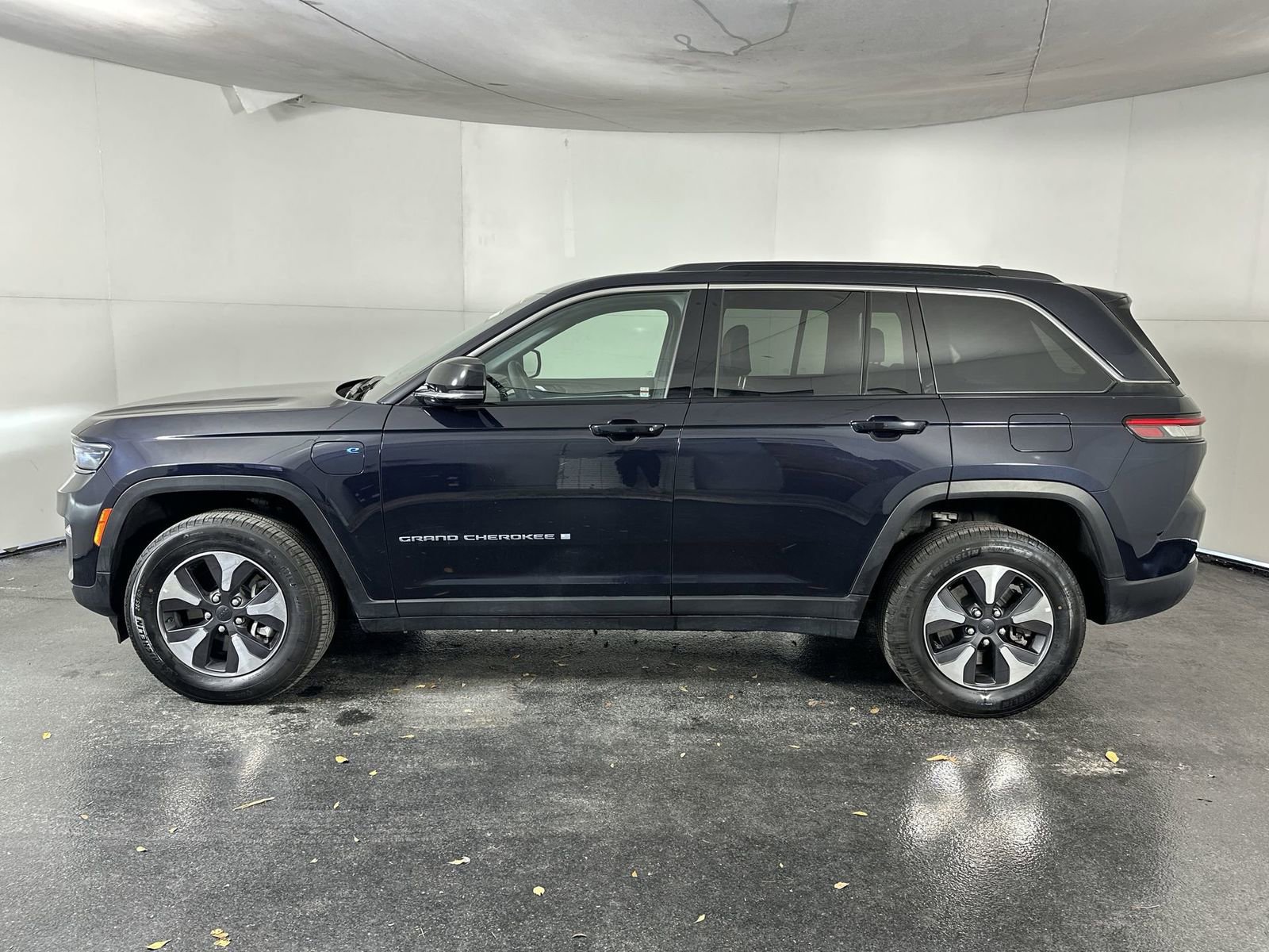 Used 2024 Jeep Grand Cherokee Limited 4xe image 5