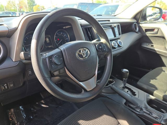 Used 2018 Toyota RAV4 LE image 13