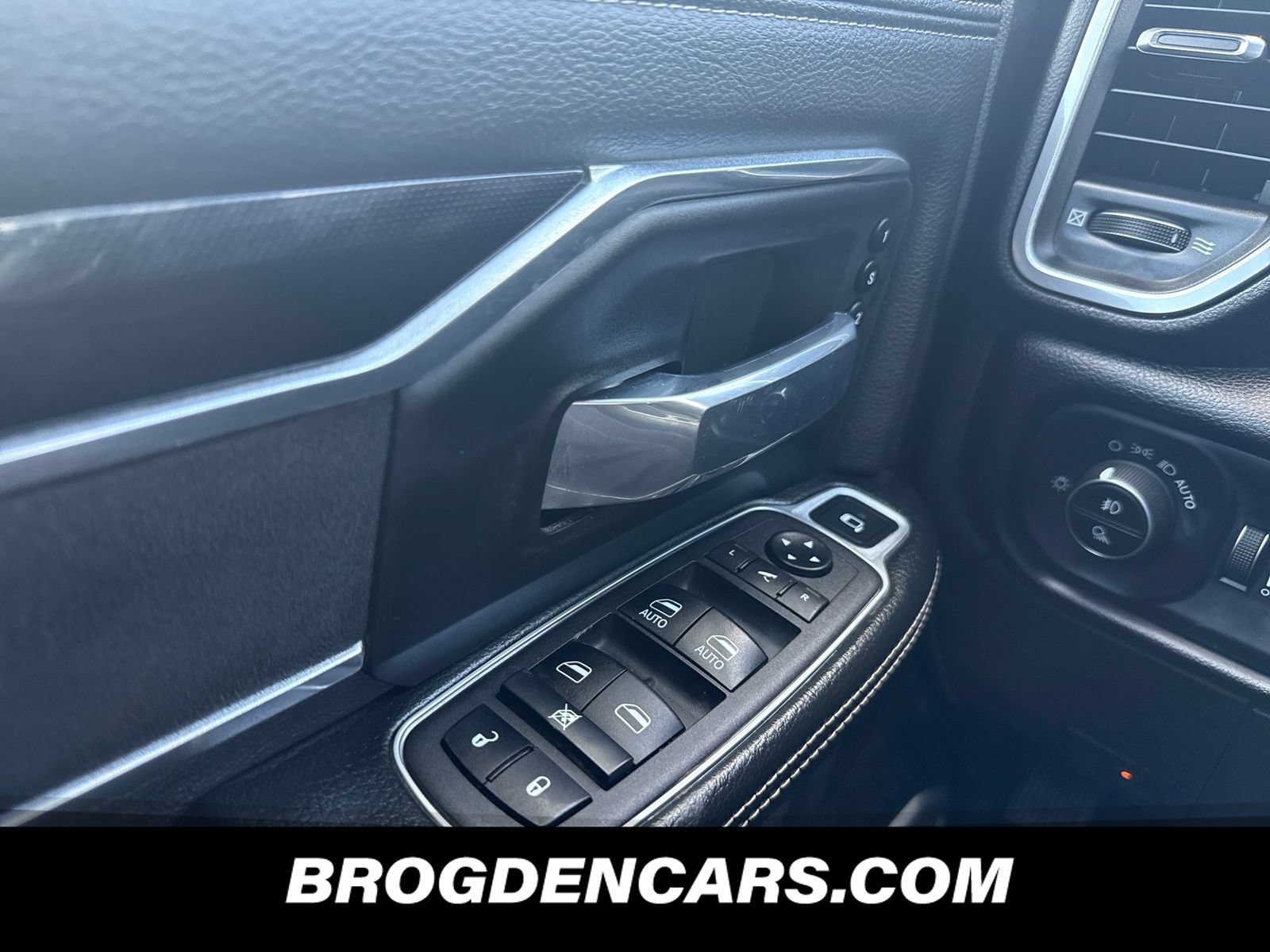 Used 2021 RAM 3500 Laramie w/ Safety Group B AWD/4WD image 8