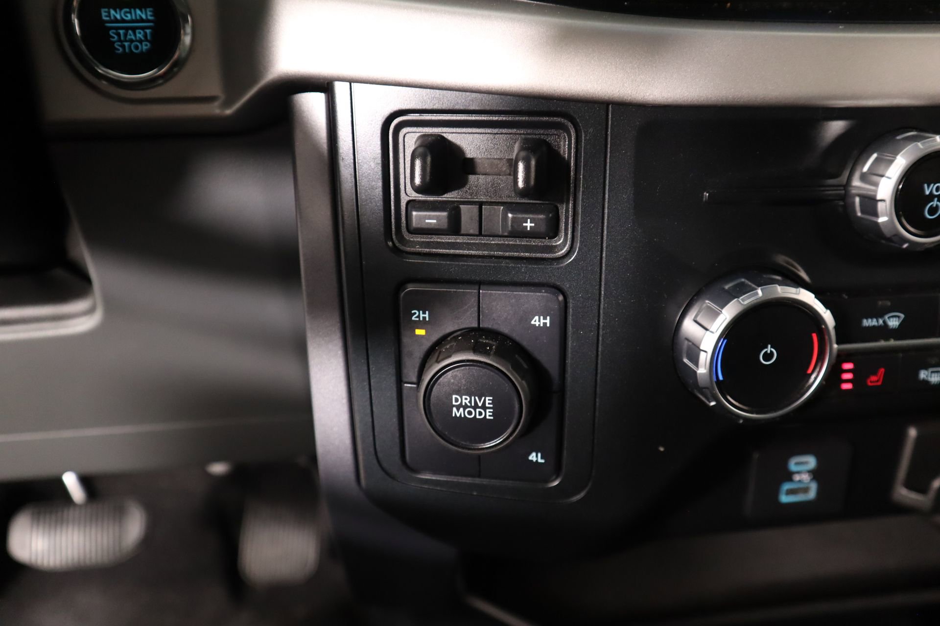 Used 2023 Ford F150 XLT w/ Equipment Group 302A High image 9