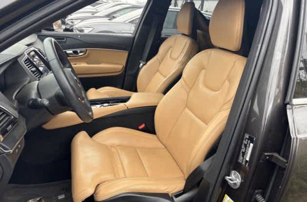 Used 2024 Volvo XC90 T8 Ultimate w/ Protection Package Premier AWD/4WD image 2