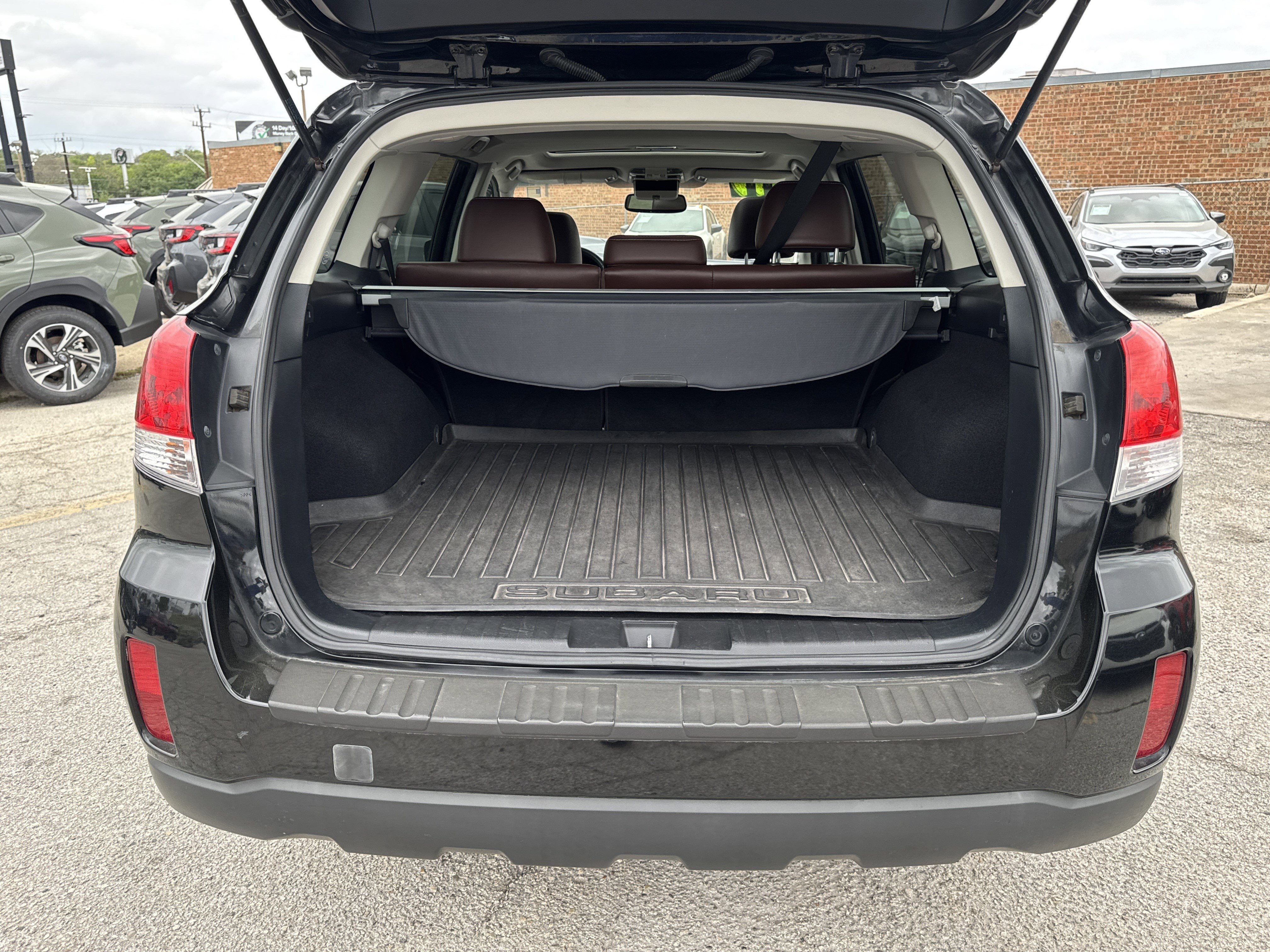 Used 2013 Subaru Outback 3.6R Limited w/ Special Appearance Pkg image 29