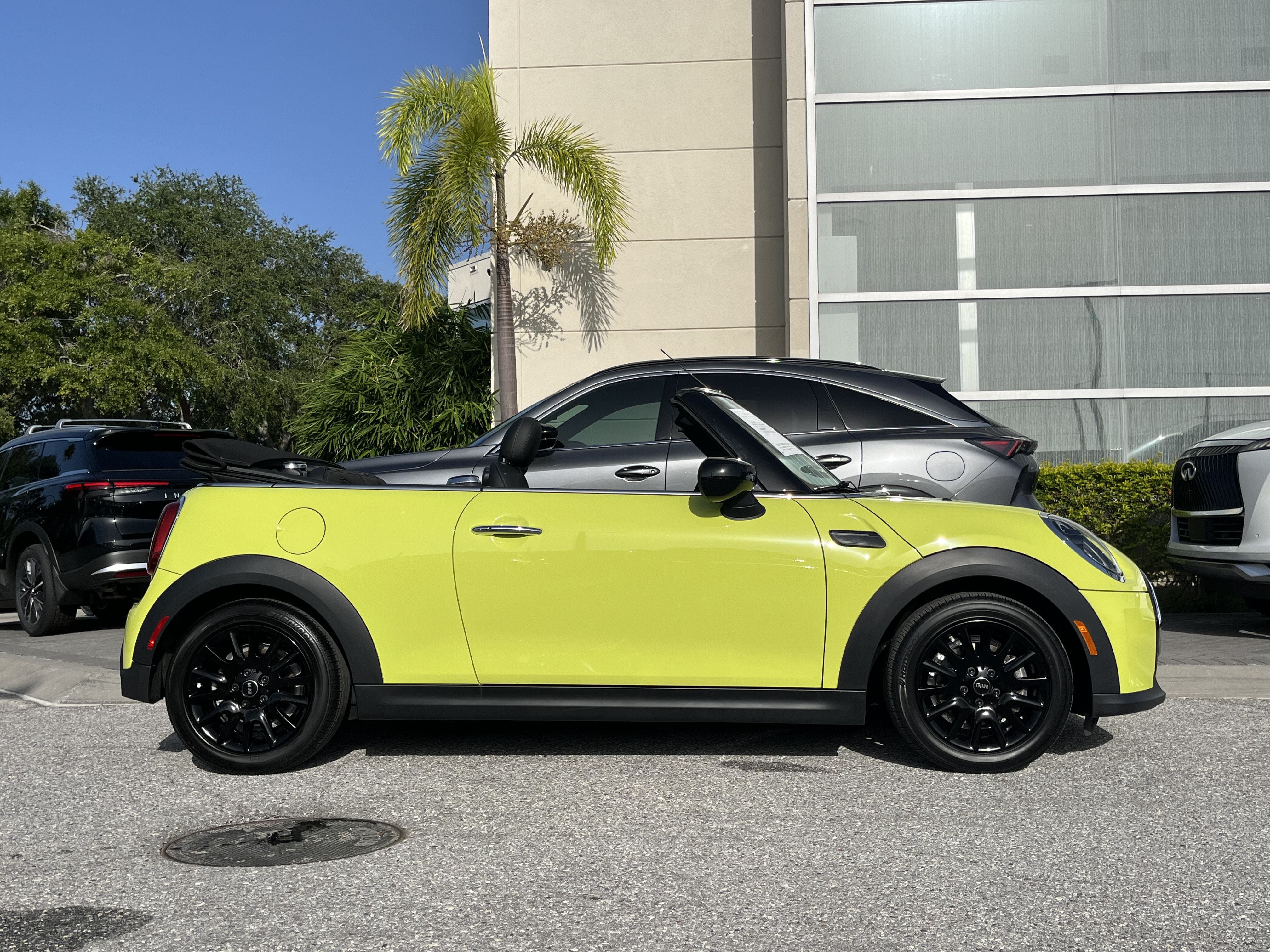 Used 2024 MINI Cooper Convertible FWD image 9