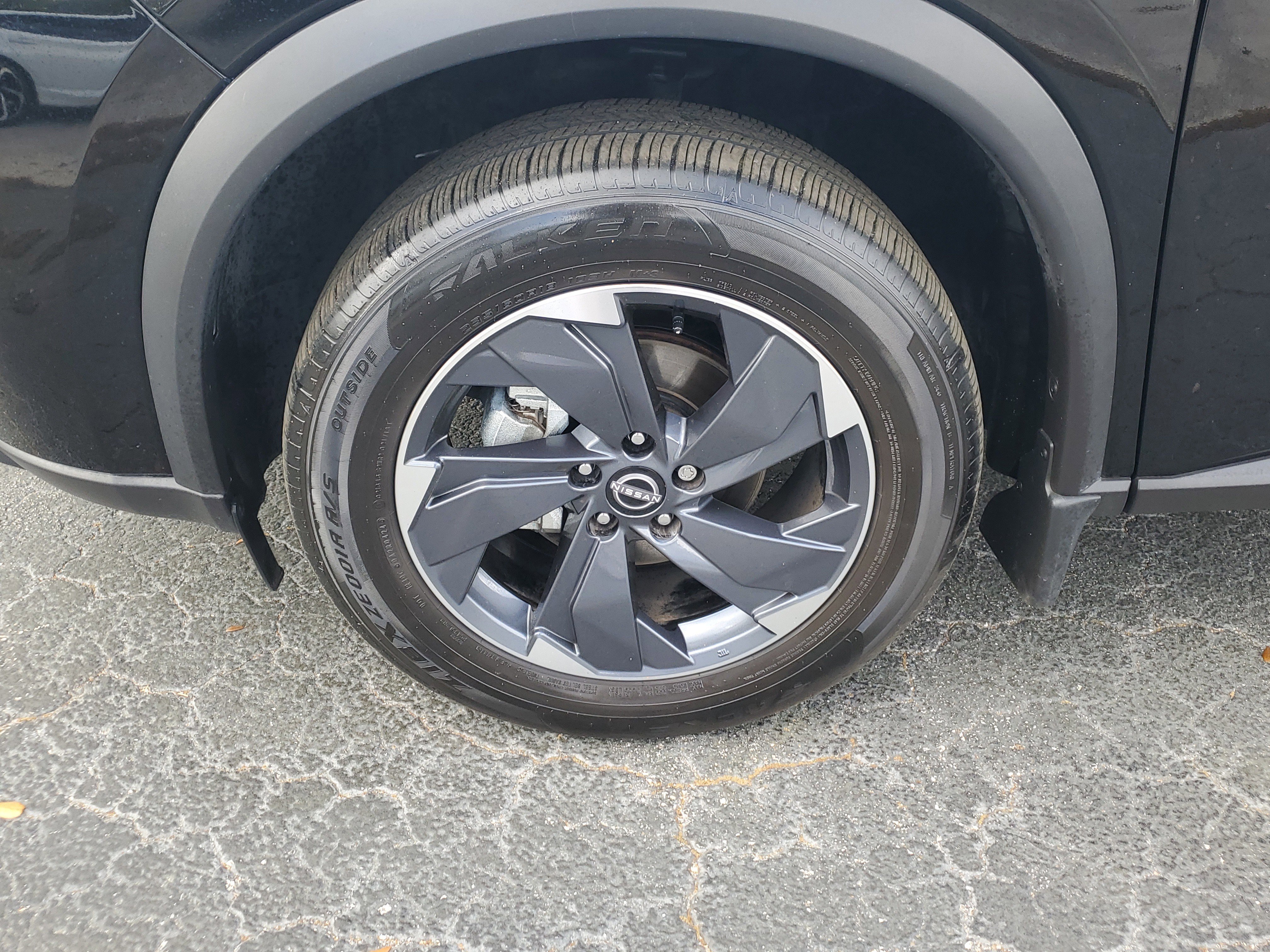 Certified 2024 Nissan Rogue SV image 4