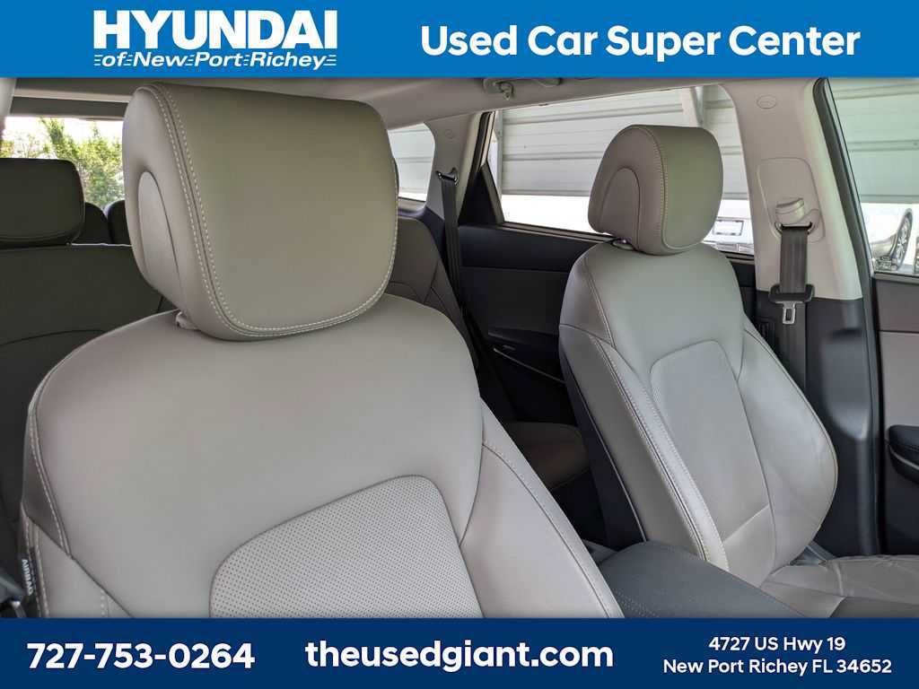 Used 2019 Hyundai Santa Fe XL FWD image 6
