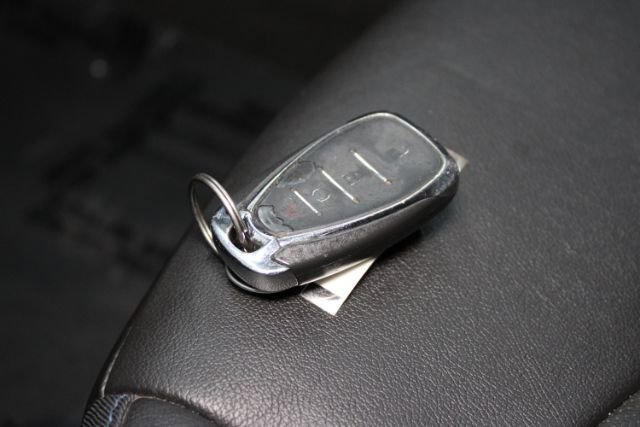 Used 2016 Chevrolet Volt LT w/ Comfort Package image 13