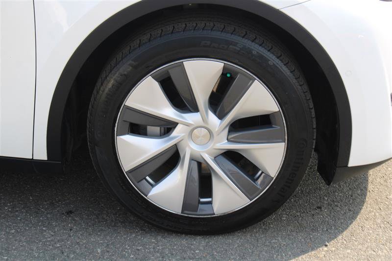 Used 2022 Tesla Model Y Long Range image 10