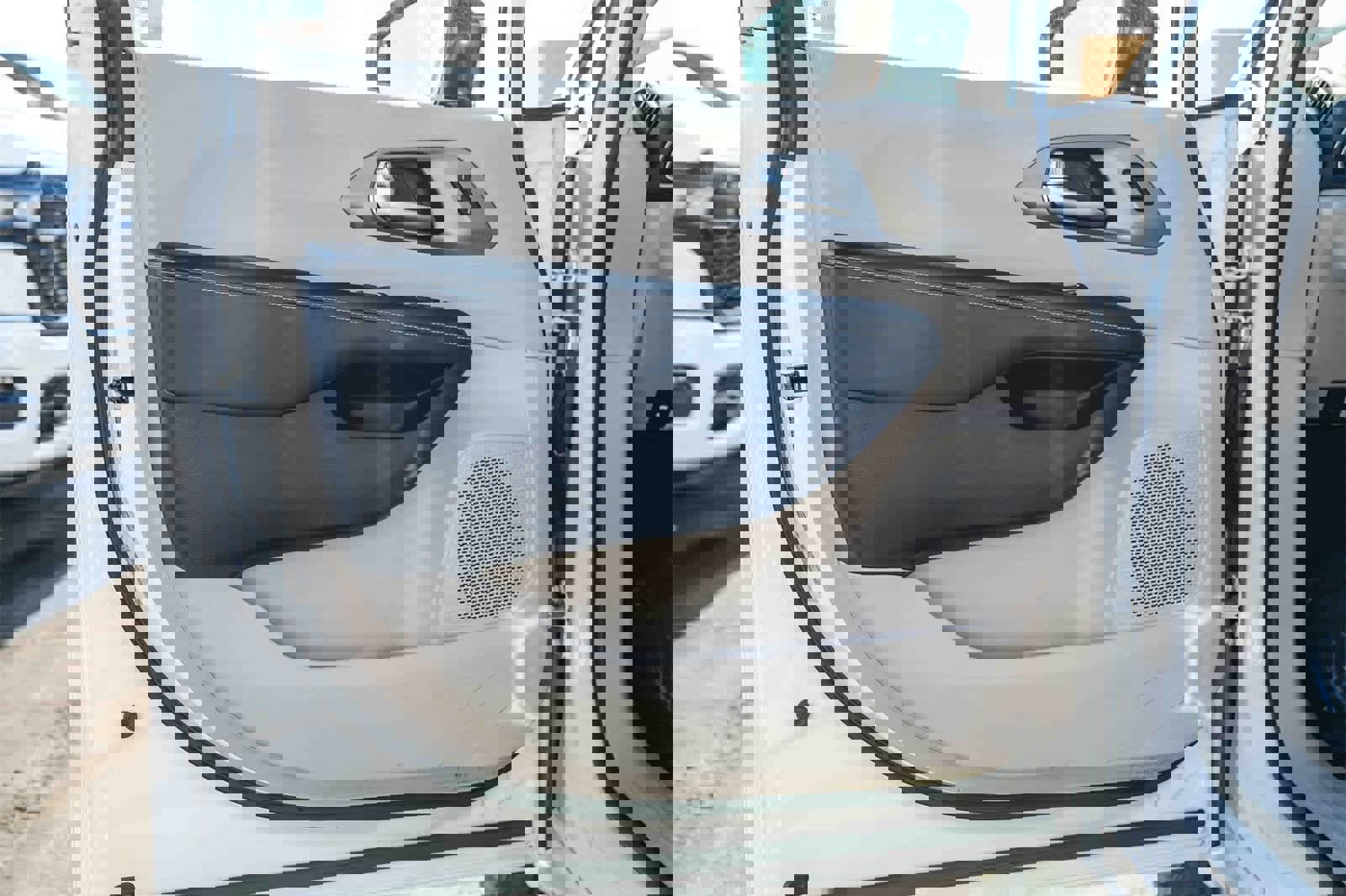 Used 2024 Chrysler Pacifica Touring-L image 19