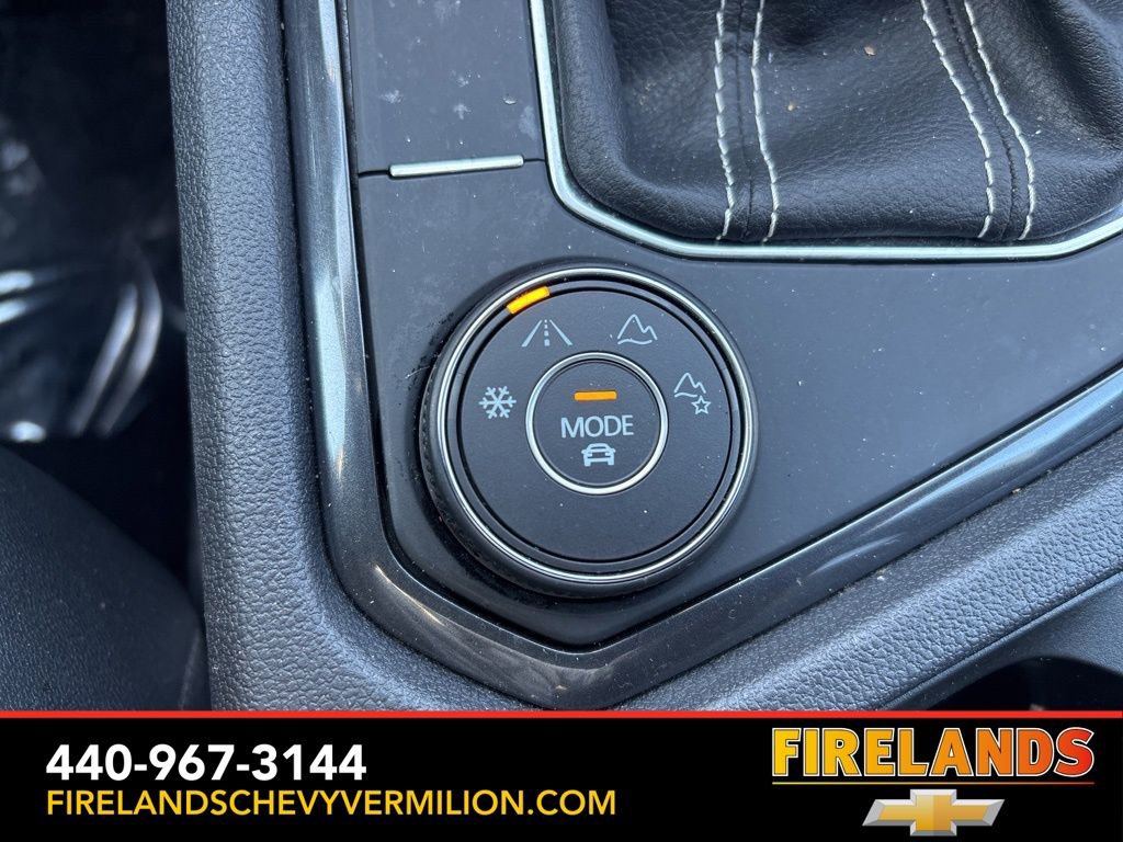 Used 2023 Volkswagen Tiguan SE R-Line image 4