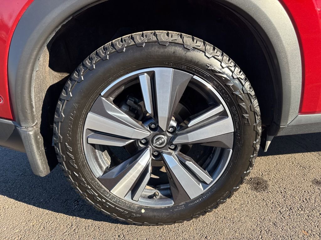 Used 2022 Nissan Rogue SL w/ SL Premium Package image 9