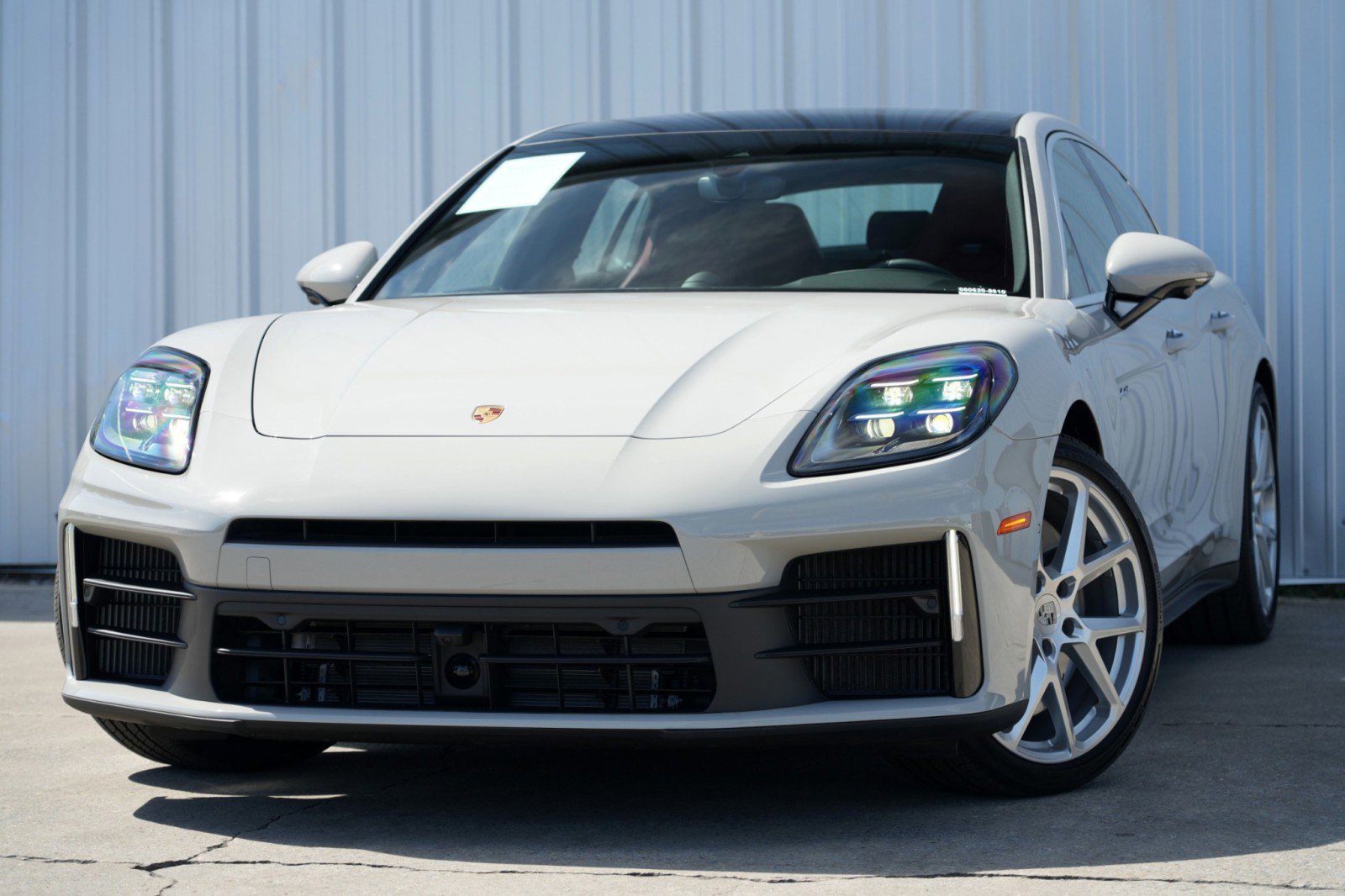 Used 2025 Porsche Panamera 4S w/ Premium Package image 3