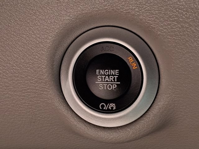 Certified 2023 Chrysler Pacifica Touring-L FWD image 24