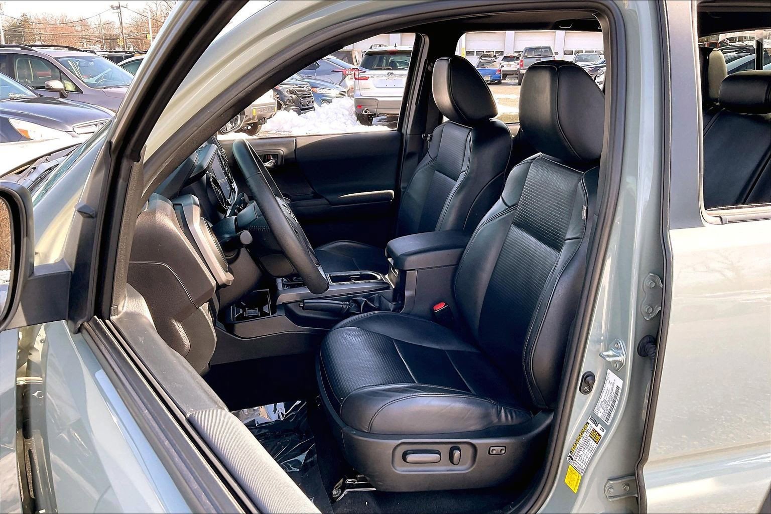 Used 2022 Toyota Tacoma TRD Sport w/ TRD Premium Sport Package image 8