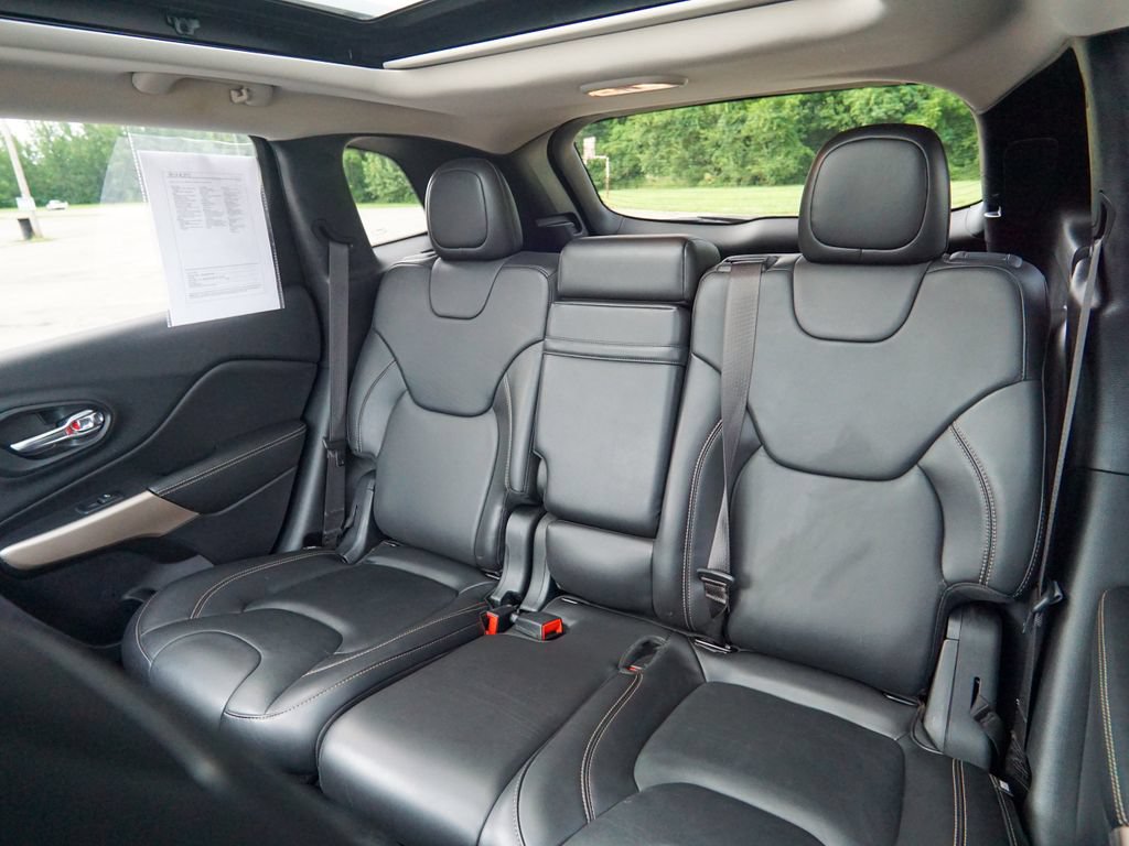 Used 2018 Jeep Cherokee Limited AWD/4WD image 34