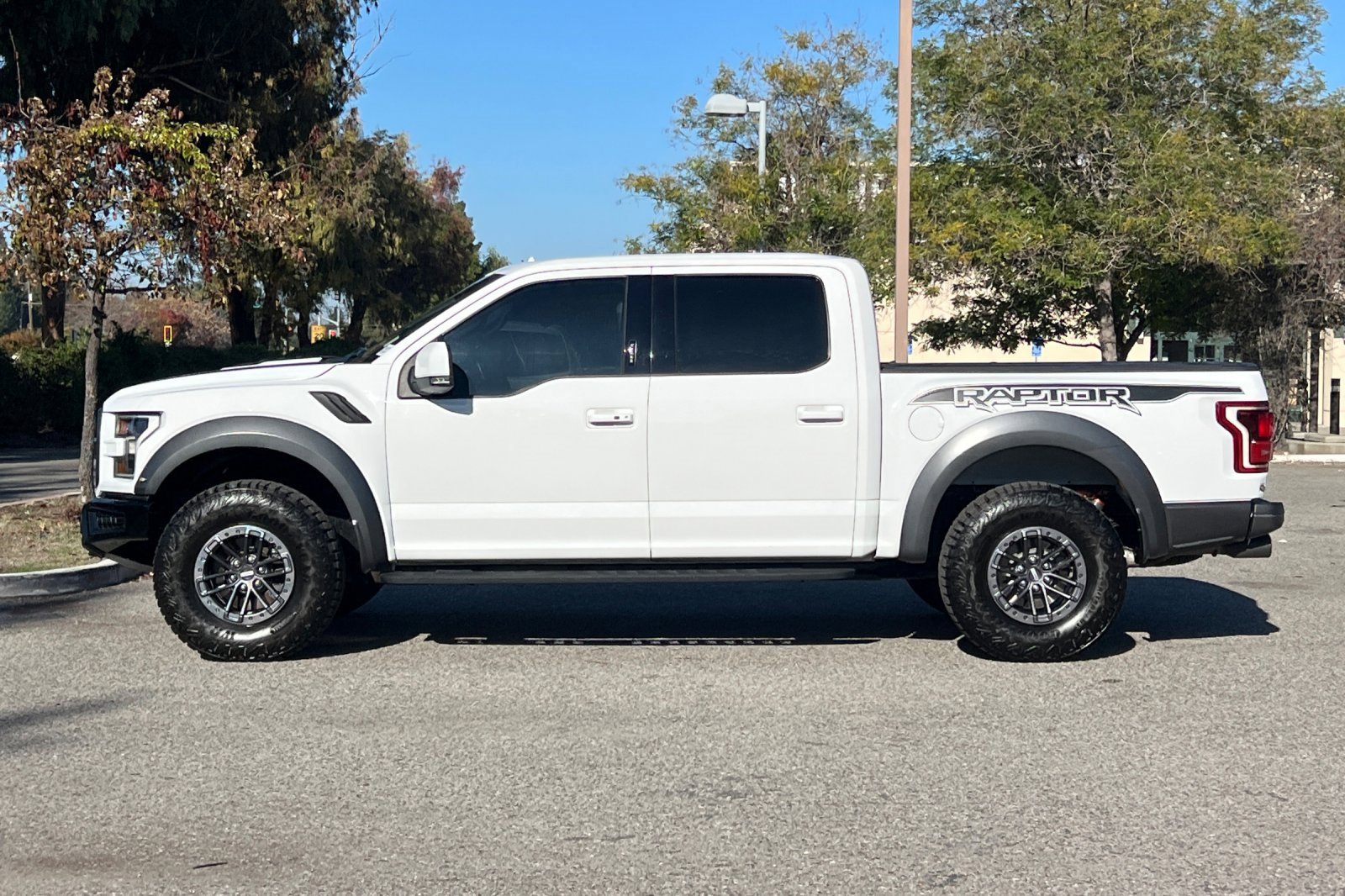 Used 2019 Ford F150 Raptor w/ Equipment Group 802A Luxury image 7