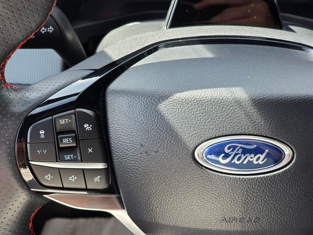 Used 2025 Ford Explorer ST-Line AWD/4WD image 17