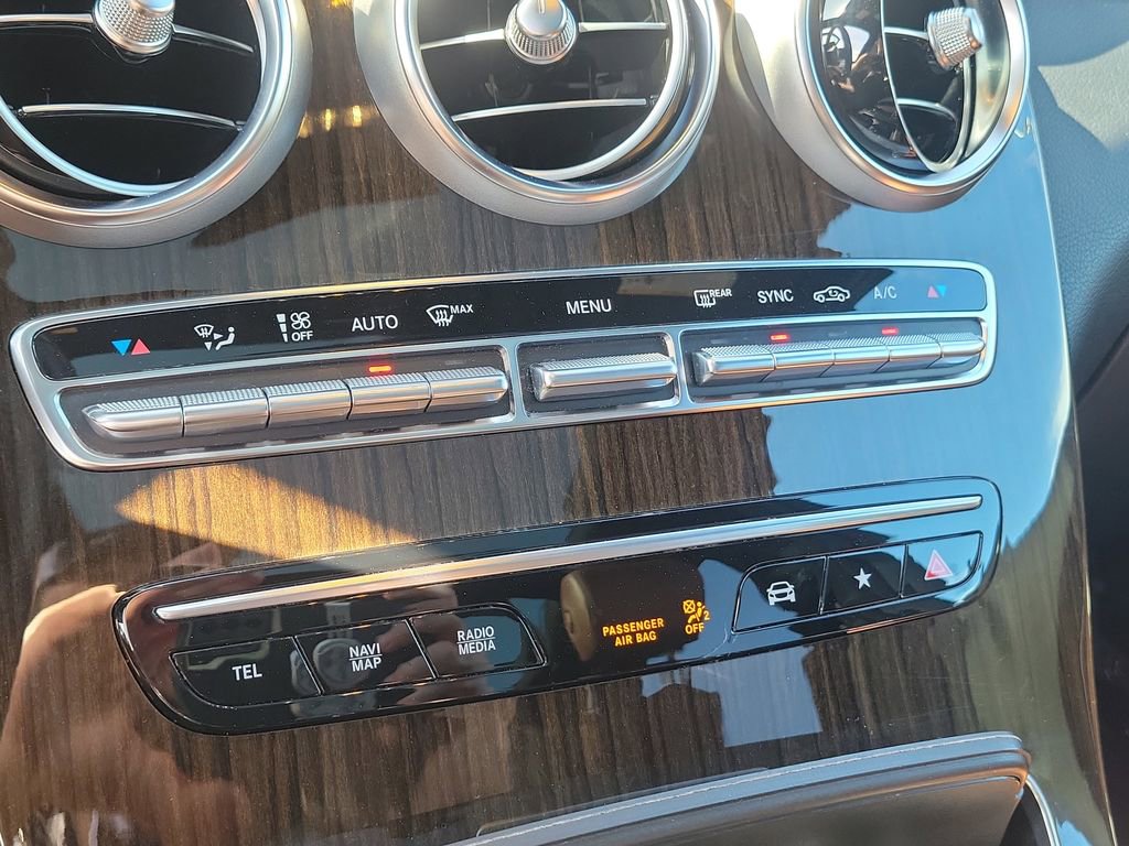 Used 2021 Mercedes-Benz GLC 300 image 31