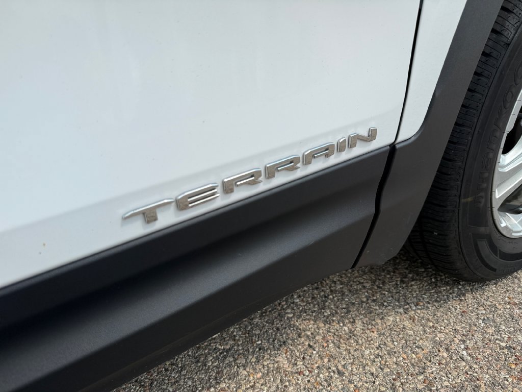 Used 2024 GMC Terrain SLE AWD/4WD image 36