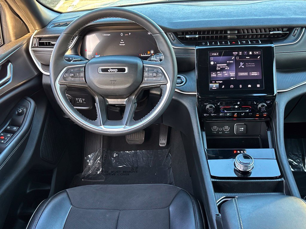 Used 2023 Jeep Grand Cherokee Altitude RWD image 20