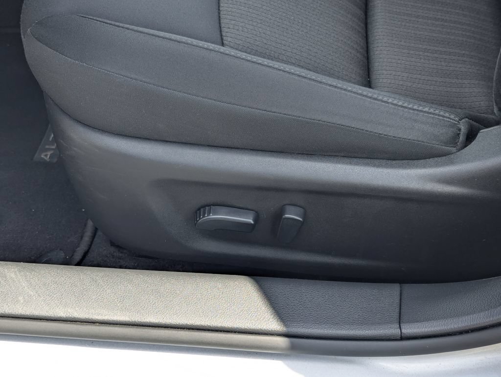 Used 2024 Nissan Altima 2.5 SV FWD image 25