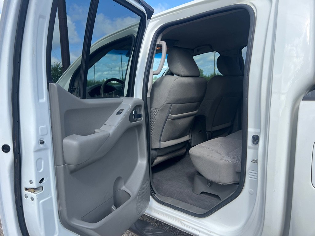Used 2019 Nissan Frontier SV w/ Value Truck Package AWD/4WD image 12
