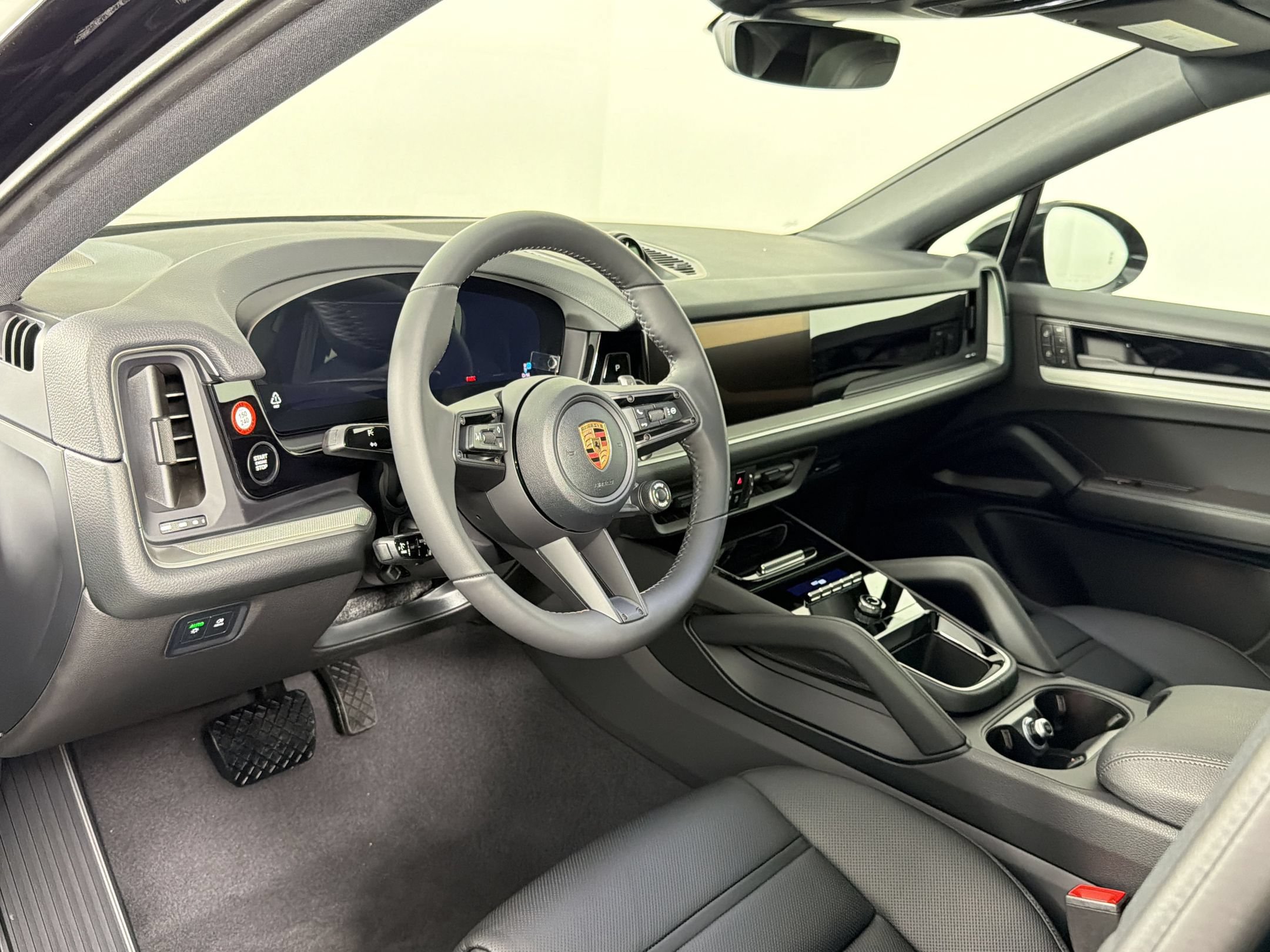 Certified 2026 Porsche Cayenne Coupe AWD/4WD image 4