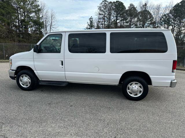 Used 2011 Ford E-350 and Econoline 350 XLT image 7