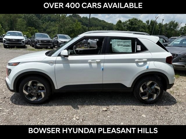 New 2026 Hyundai Venue SEL FWD image 2
