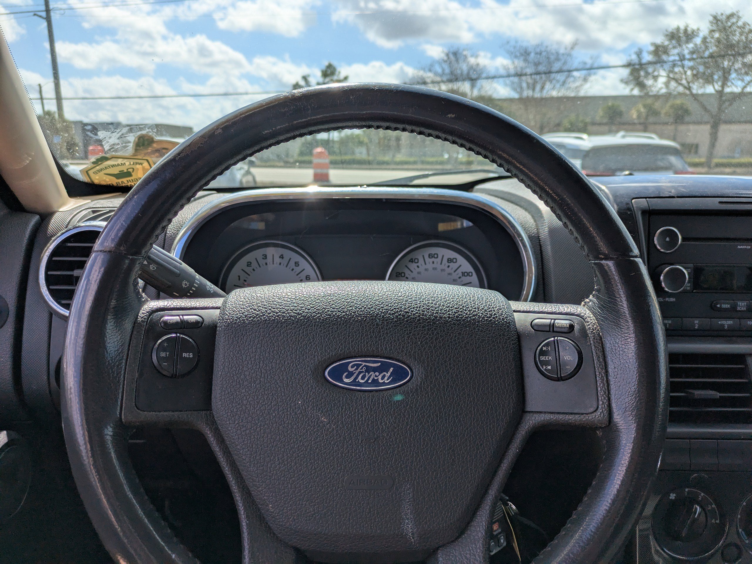 Used 2010 Ford Explorer Sport Trac XLT image 24