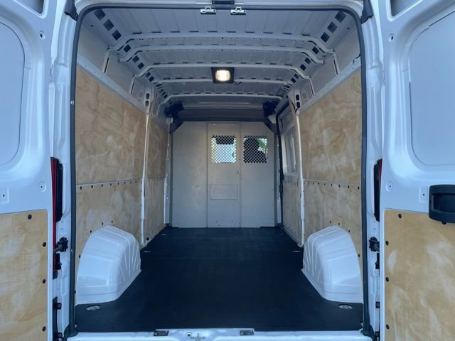 Used 2024 RAM ProMaster 2500 w/ Convenience Group image 25