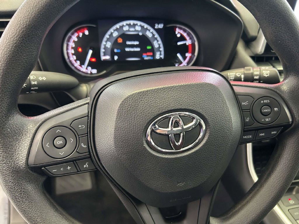 Used 2024 Toyota RAV4 XLE FWD image 18