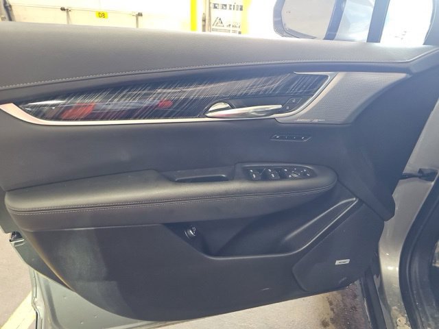 Used 2024 Cadillac XT6 Premium Luxury AWD/4WD image 30