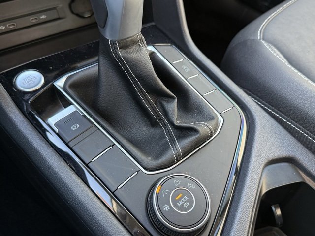 Used 2024 Volkswagen Tiguan SE R-Line image 20