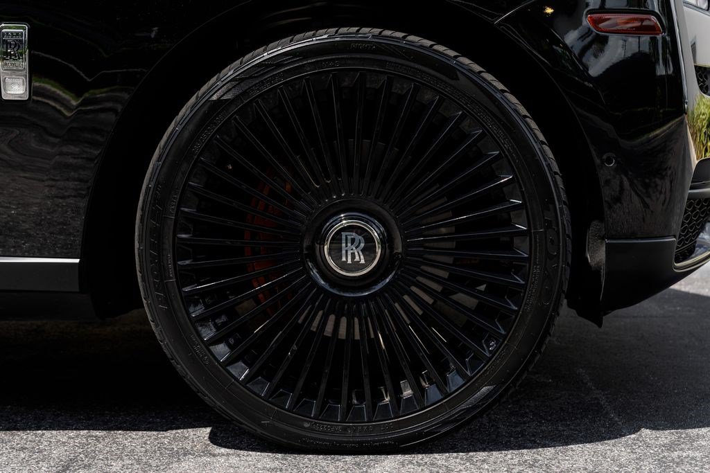 Used 2020 Rolls-Royce Cullinan AWD/4WD image 43