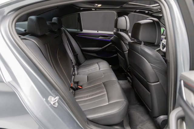 Used 2023 BMW M550i xDrive w/ Executive Package image 59