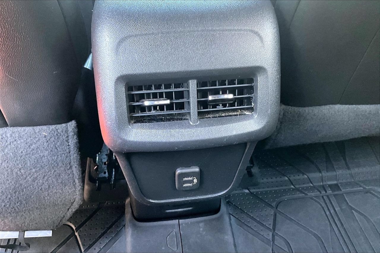 Used 2023 Chevrolet Equinox RS w/ RS Leather Package FWD image 15