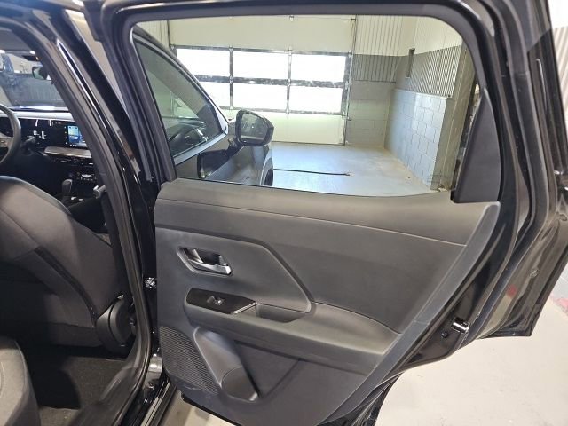 New 2026 Nissan Kicks SV image 22