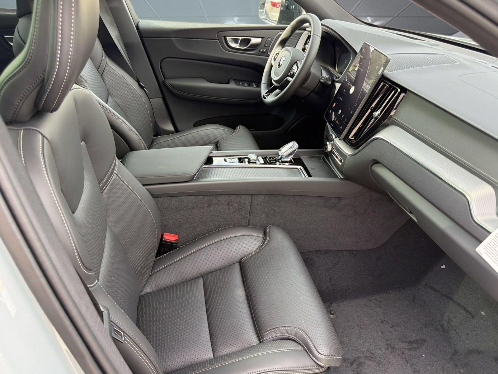 New 2026 Volvo XC60 B5 Ultra w/ Protection Package Premier AWD/4WD image 25