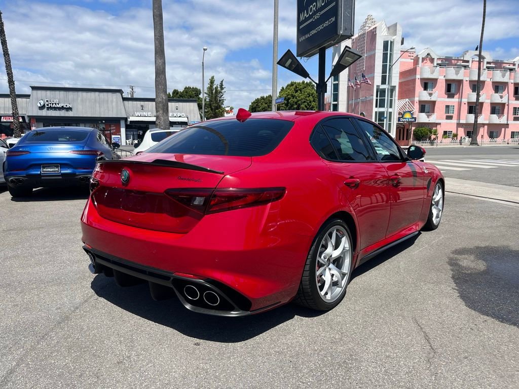 Used 2018 Alfa Romeo Giulia Quadrifoglio w/ Driver Assist Dynamic Package RWD image 6