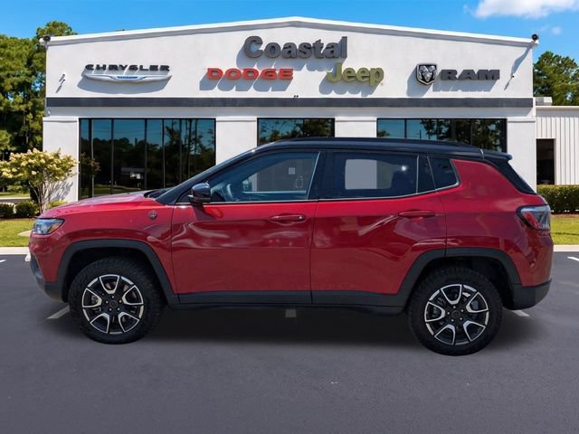Used 2025 Jeep Compass Trailhawk AWD/4WD image 7