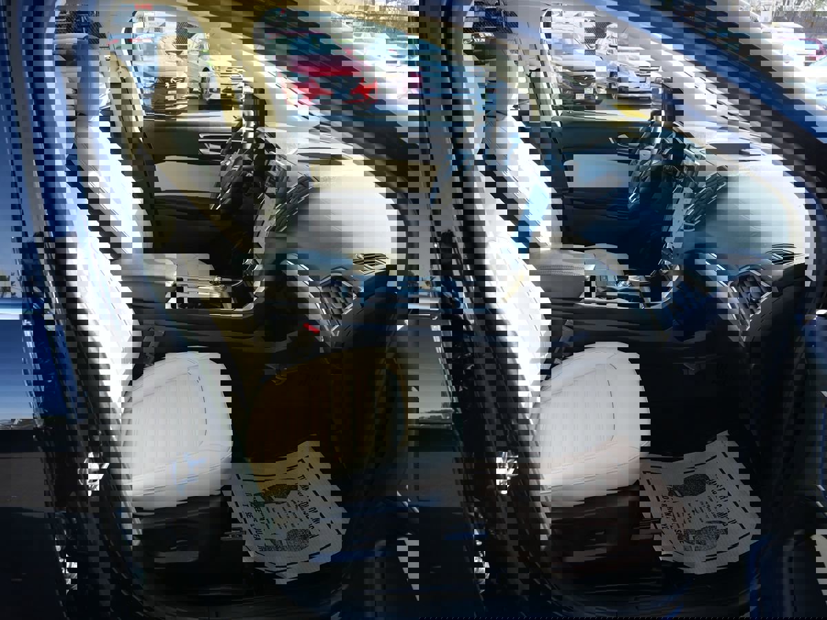 Used 2021 Ford Edge SEL w/ Cargo Accessory Package image 17