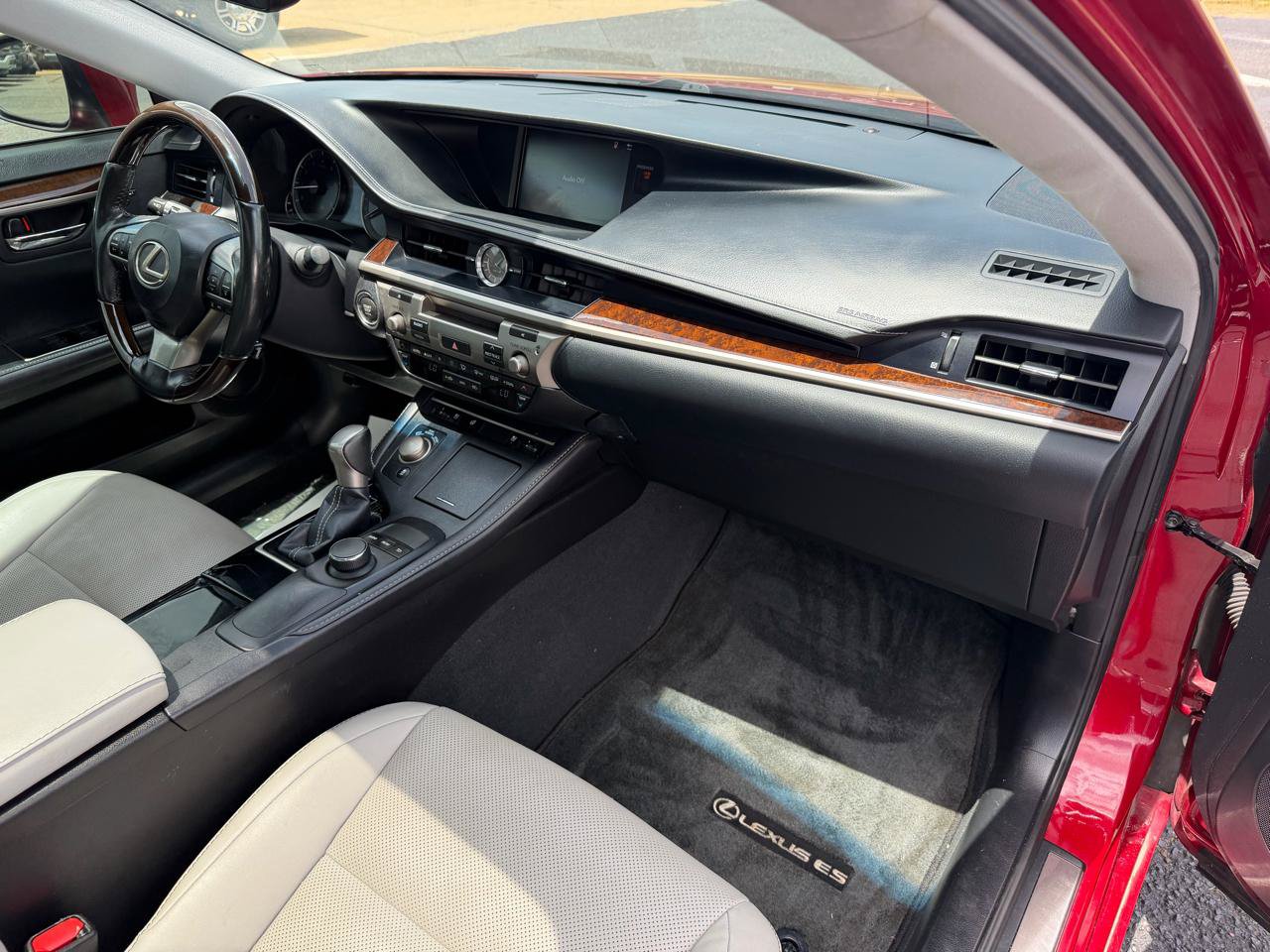 Used 2017 Lexus ES 350 w/ Premium Package FWD image 19