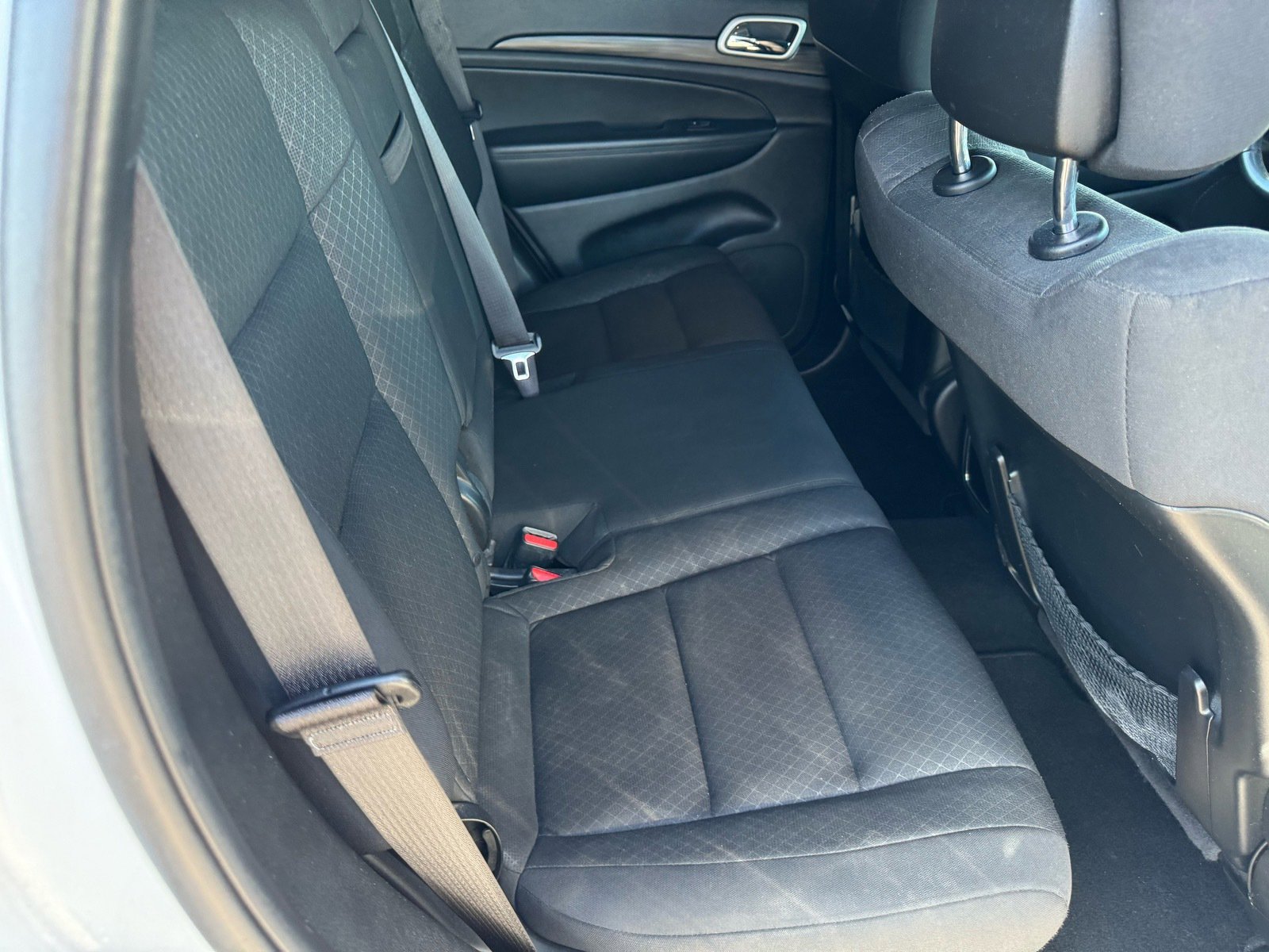 Used 2021 Jeep Grand Cherokee Laredo image 12