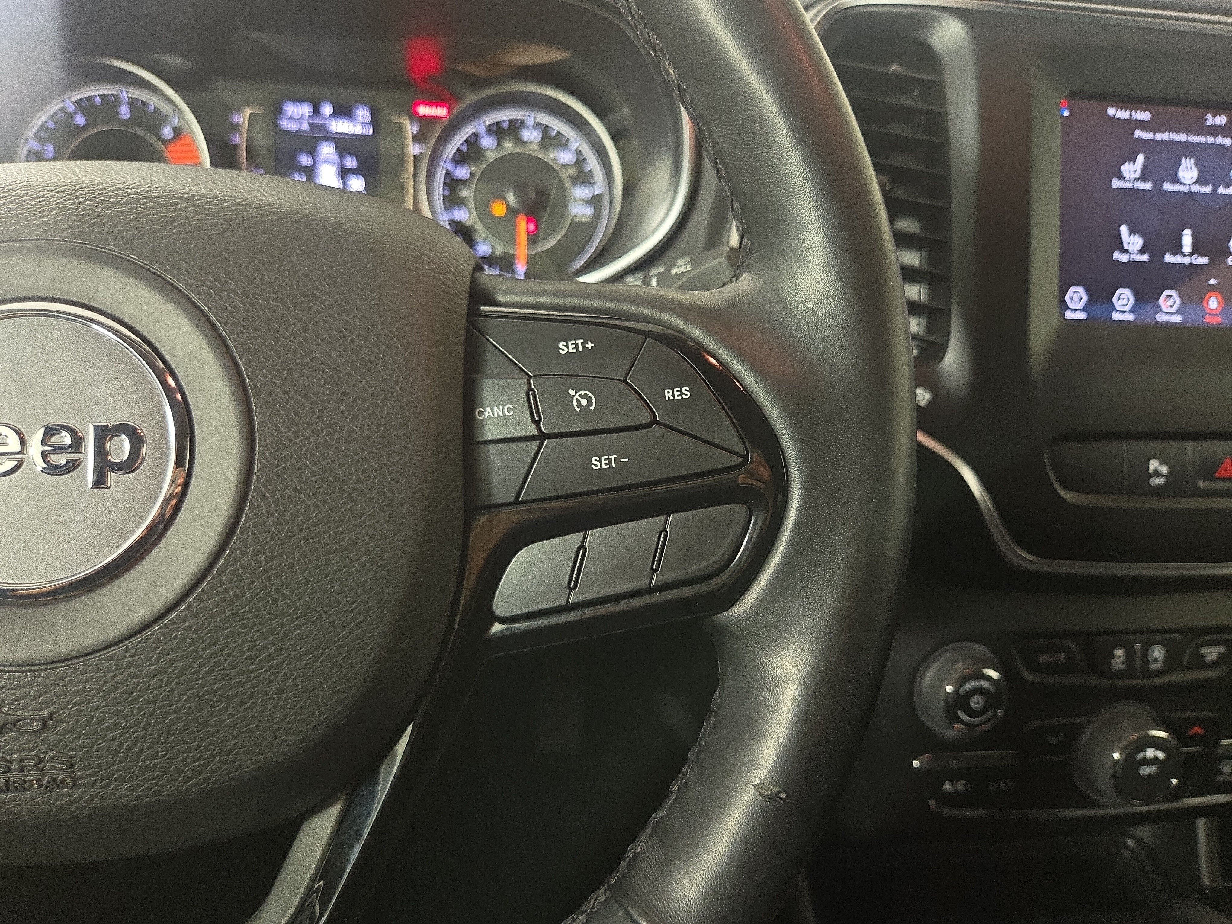 Used 2020 Jeep Cherokee Latitude Plus AWD/4WD image 17