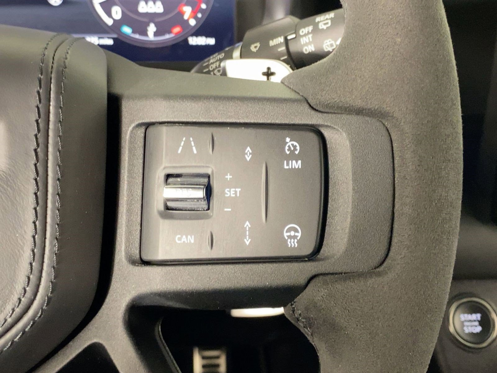 Used 2023 Land Rover Defender 110 V8 image 16