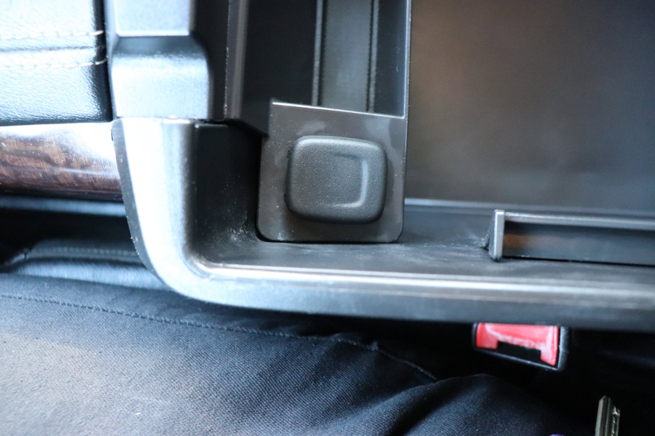 Used 2017 GMC Yukon XL SLT image 42