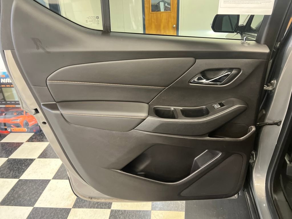 Used 2019 Chevrolet Traverse LT w/ LPO, Floor Liner Package image 39
