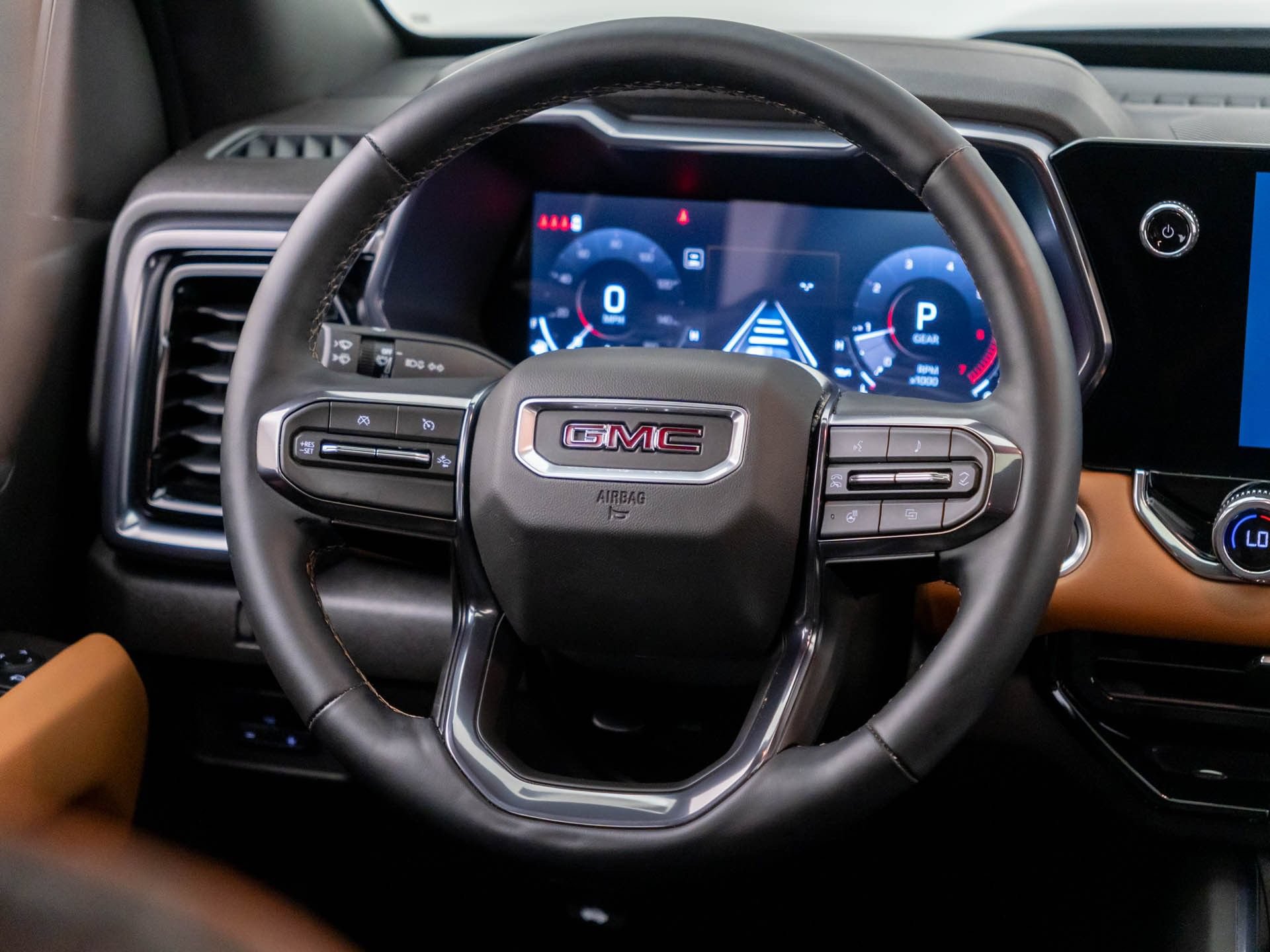 Used 2025 GMC Canyon AT4 w/ Nightfall Edition AWD/4WD image 11